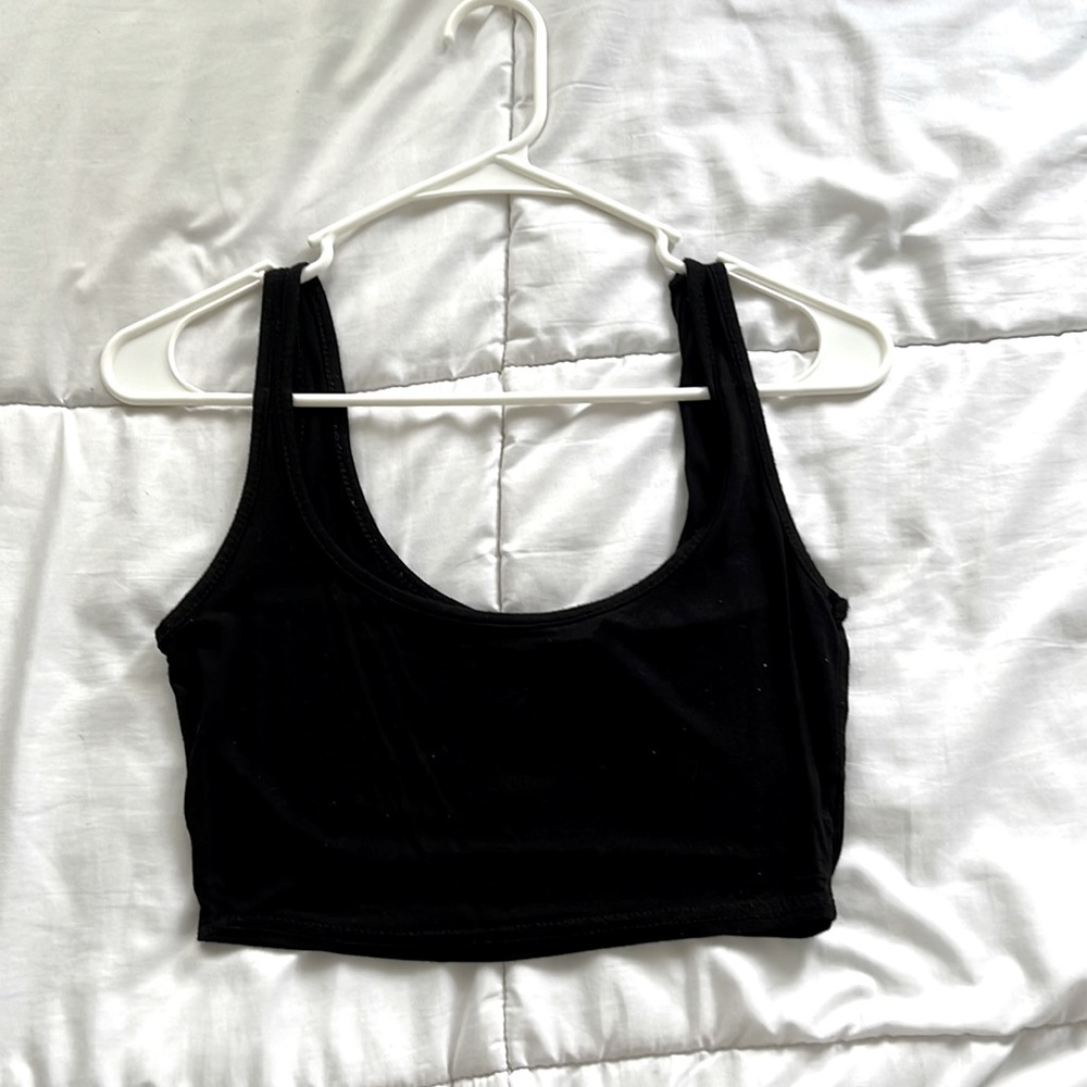 Pretty Little Thing Black Crop Top